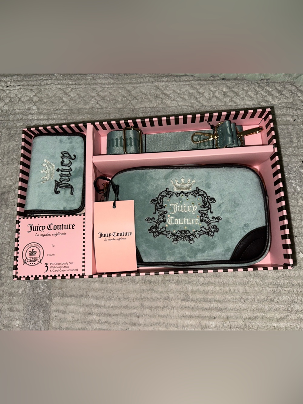Juicy Couture 3 Piece Purse set